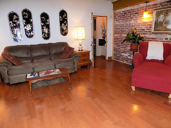 5th image of 112 S Vermillion St