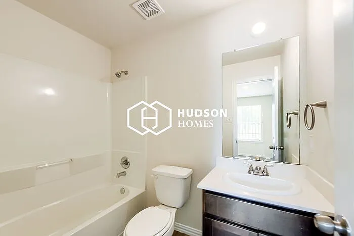 3909 King St #A — Photo 8