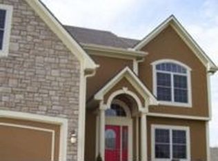 2113 Ceder Ridge Dr, Leavenworth, KS 66048