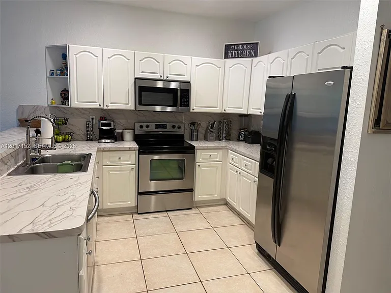 10270 SW 59th St — Photo 8