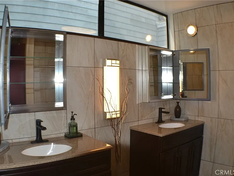 5841 Etiwanda Ave — Photo 15