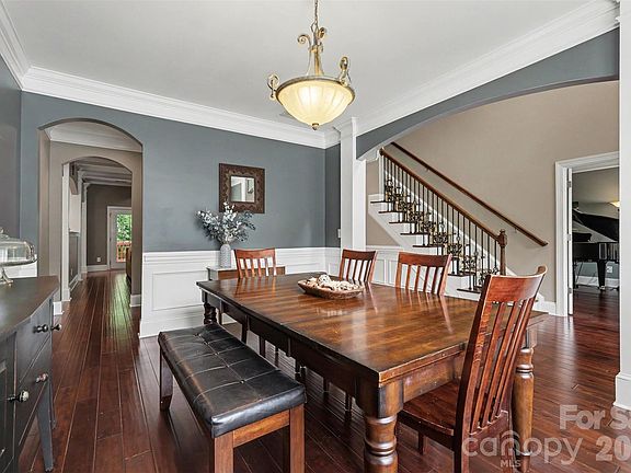 4th image of 4004 Widgeon Way