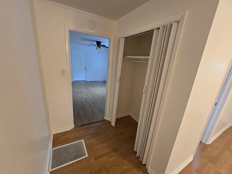 1434 E Broad St #B — Photo 18