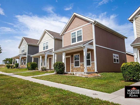 3rd image of 2648 Valentine Ln