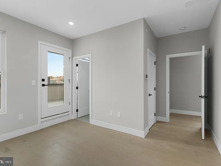 1343 Fitzwater St #302 — Photo 10