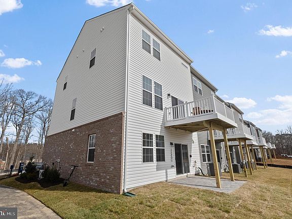 2nd image of 5203 Manor Park Dr