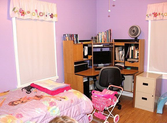 5th image of 402 Mire St