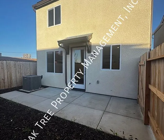 251 N Minnewawa Ave #B — Photo 19