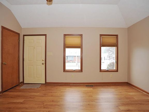 2nd image of 216 E Lincoln Ave Unit 3