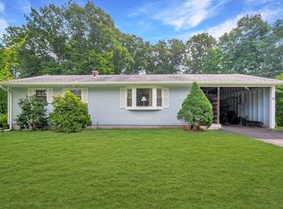 10 Ridgefield Rd, Wallingford, CT 06492