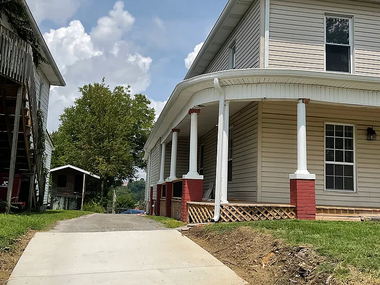 822 Lamont St #2 — Photo 3