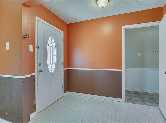 3rd image of 31 W Townhouse Ln
