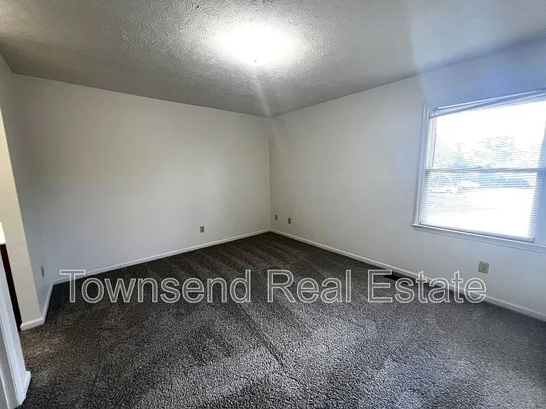 1044-2 Ancestry Dr — Photo 12