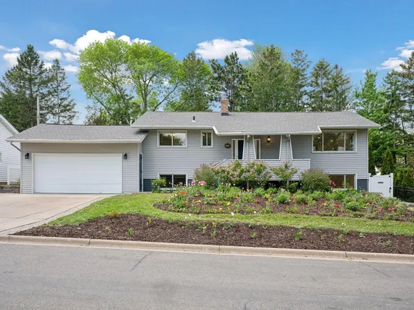 2837 Lakeview Ave, Roseville, MN 55113