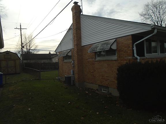 3rd image of 41 Carlton Dr