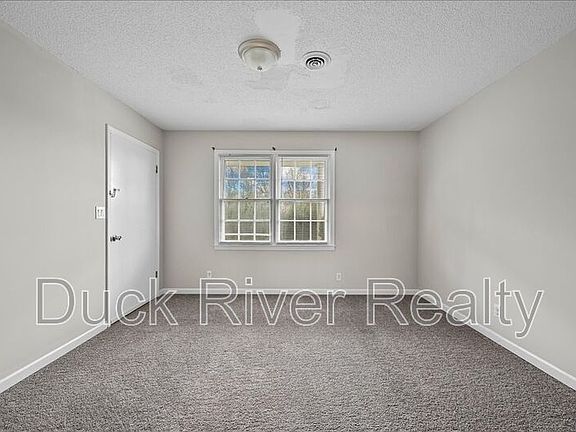 4th image of 525 Woods Dr #A