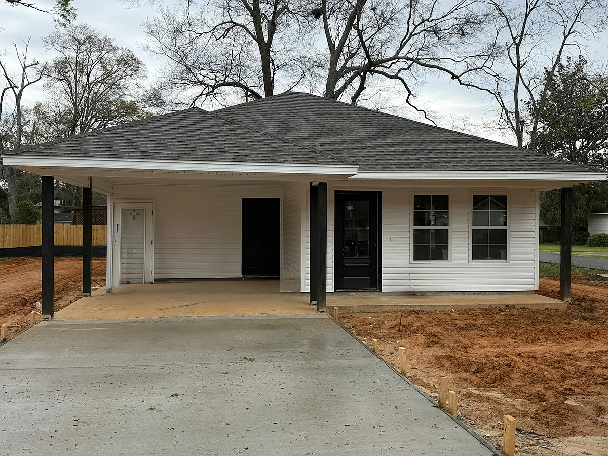 Building Photo - 205 E 6th Ave