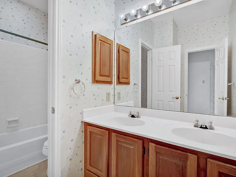 1814 Caversham Pass Ln — Photo 21