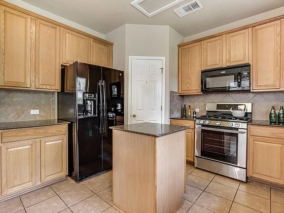 4th image of 10805 Harley Ave