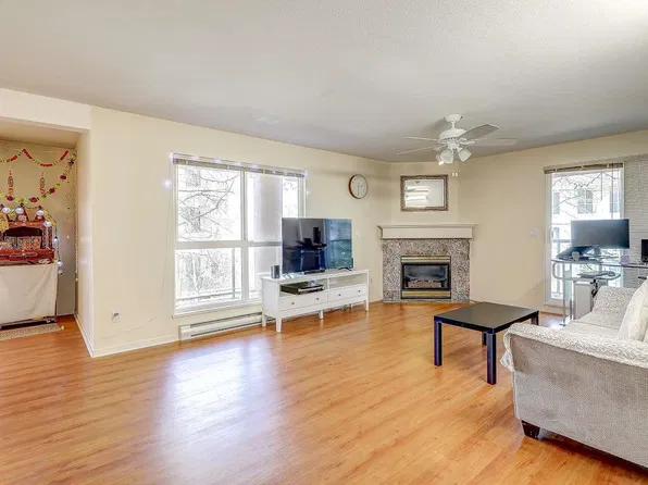 14980 101a Ave #210, Surrey, BC V3R 0T1