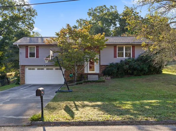 8238 Blue Spruce Dr, Hixson, TN 37343