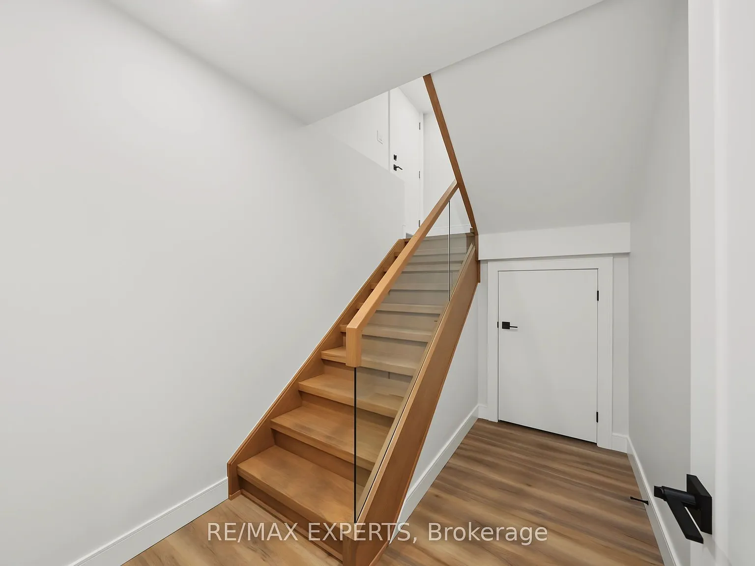 2 bed, $2,500 — Photo 2