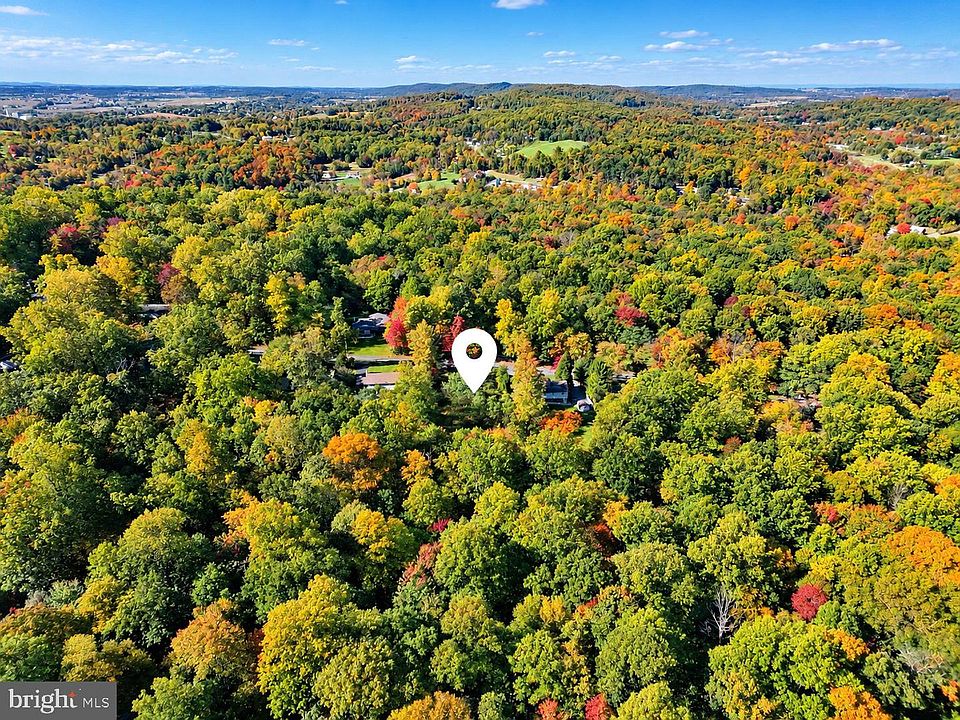 1st image of 440 Horseshoe Trail Rd