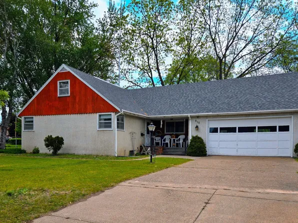 515 6th St SE, Little Falls, MN 56345