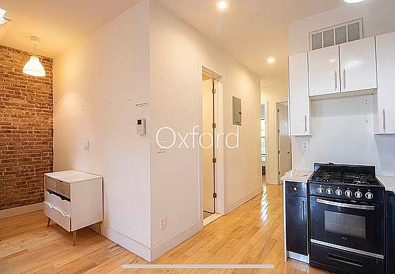 4th image of 308 Linden St #3
