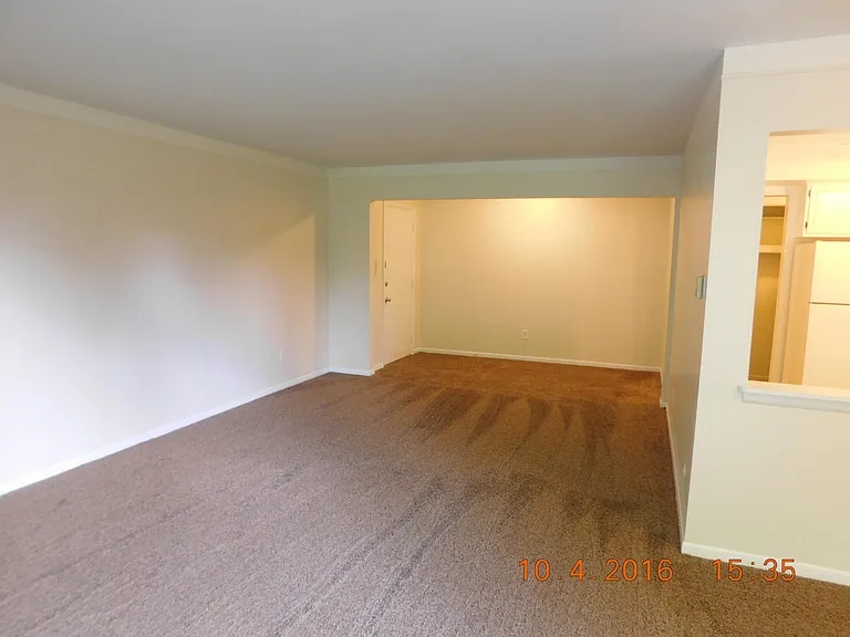 444 Fox Hills Dr N #7 — Photo 9
