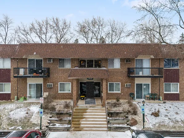 3435 83rd St APT C2, Woodridge, IL 60517