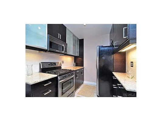 Sold by Re/Max In The City | media 6