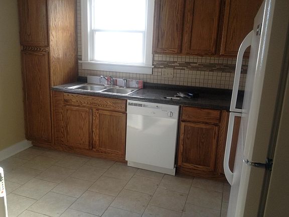 2nd image of 1010 Scherer Ln