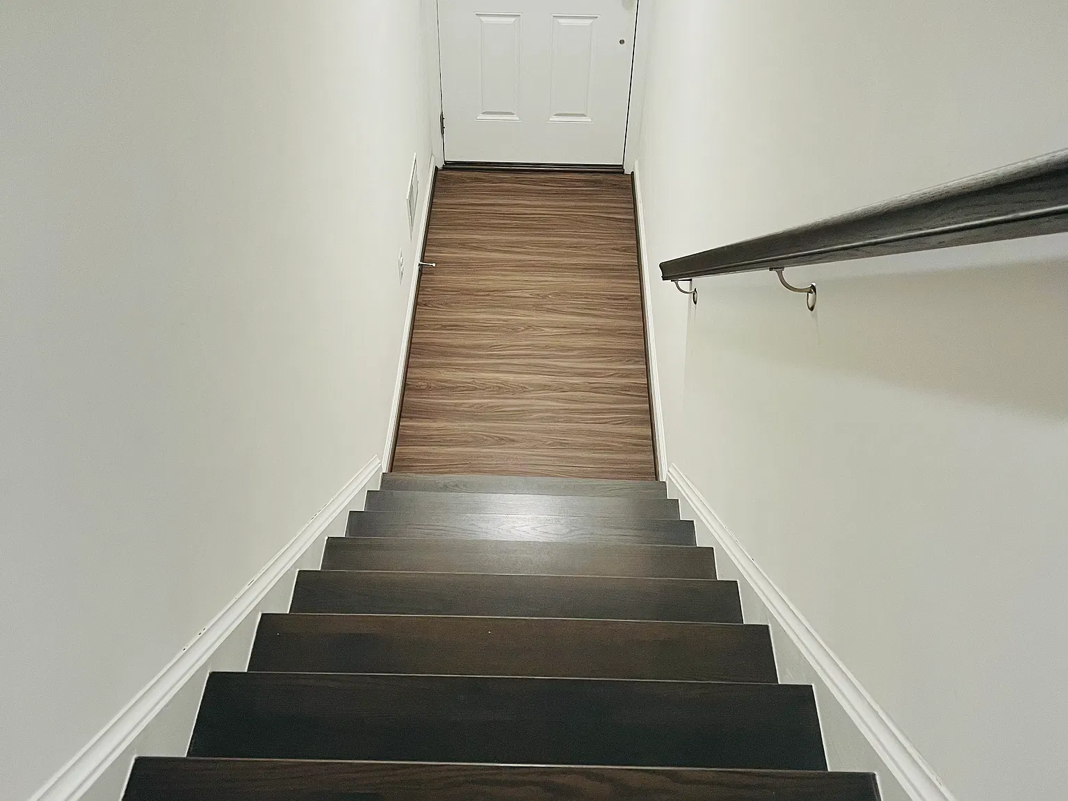3 bed, 2.5 bath, 2200 sqft, $3,100 — Photo 3