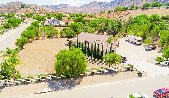 3rd image of 34734 Sweetwater Dr