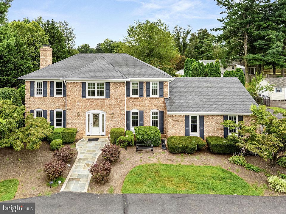 1st image of 4019 Latham Dr