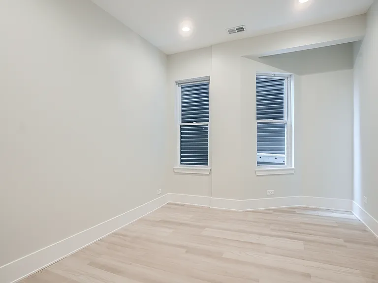 1830 W Cuyler Ave #2 — Photo 15
