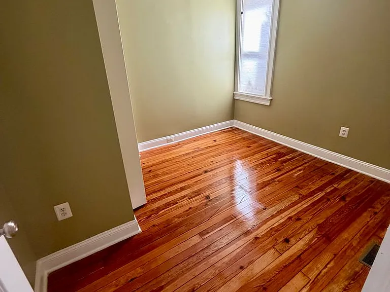 411 E Lorraine Ave — Photo 18