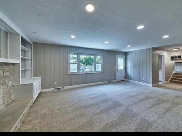 885 Prince William Ln — Photo 16