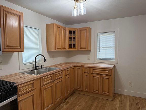 5th image of 2109 S Eaton Ave