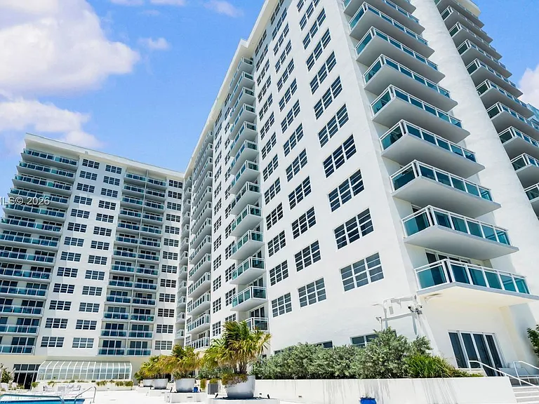 6917 Collins Ave #L-107 — Photo 1