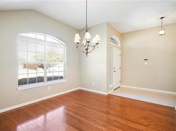 4th image of 1112 Calistoga Dr