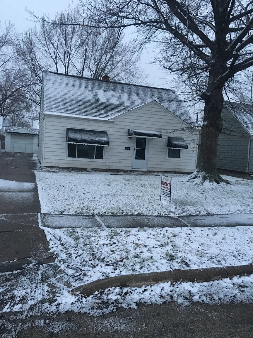 27001 Gary Ave photo 1