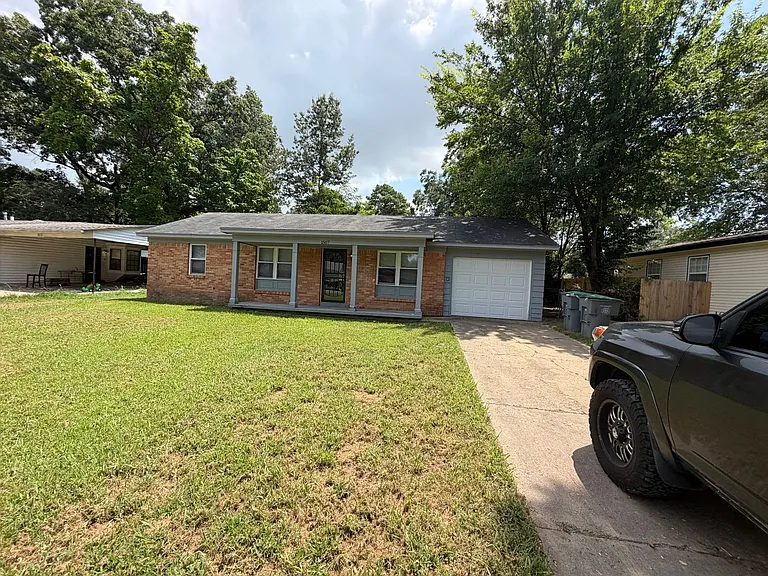 1507 Mary Jane Ave — Photo 3
