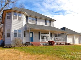 233 Ledbetter Rd, Arden, NC 28704