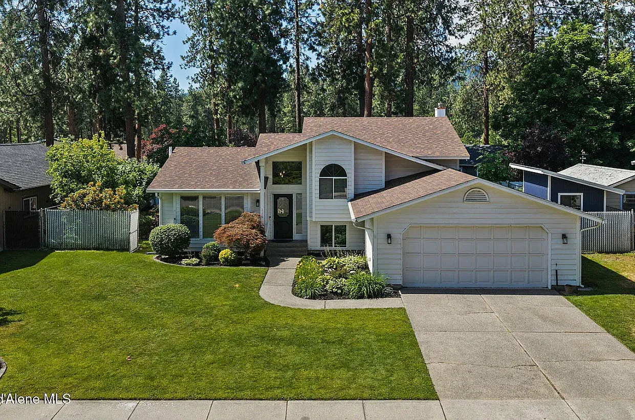 4 bed, 1993 sqft, $2,850 — Photo 1