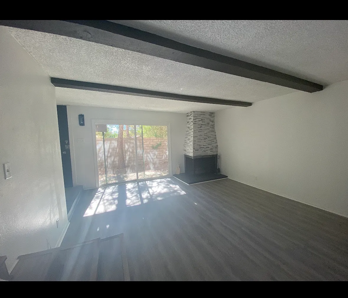 3 bed, 2.5 bath, 1533 sqft, $1,800 — Photo 2