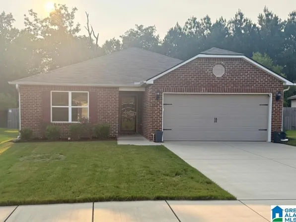 124 Briarfield Ln, Calera, AL 35040