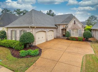 2075 Standing Rock Dr, Collierville, TN 38017
