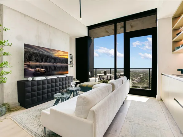 610 Davis St #3307, Austin, TX 78701